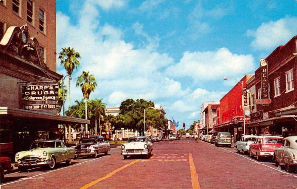 Bradenton Florida street scene buisness section Manatee Avenue vintage pc CC624