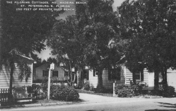 St. Petersburg Florida view from street The Pilgrims Cottages vintage pc CC645