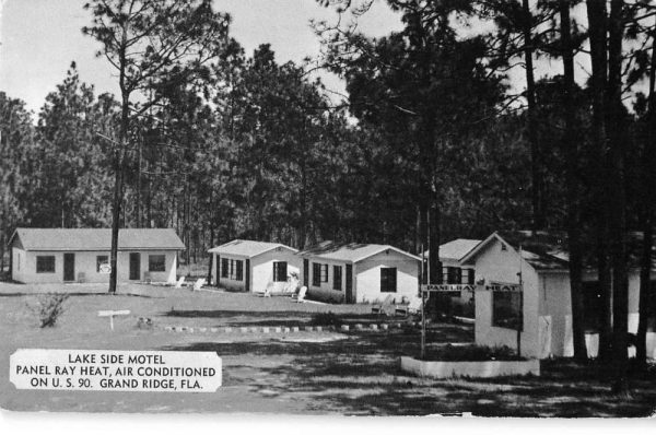 Grand Ridge Florida birds-eye view Lake Side Motel vintage pc CC719