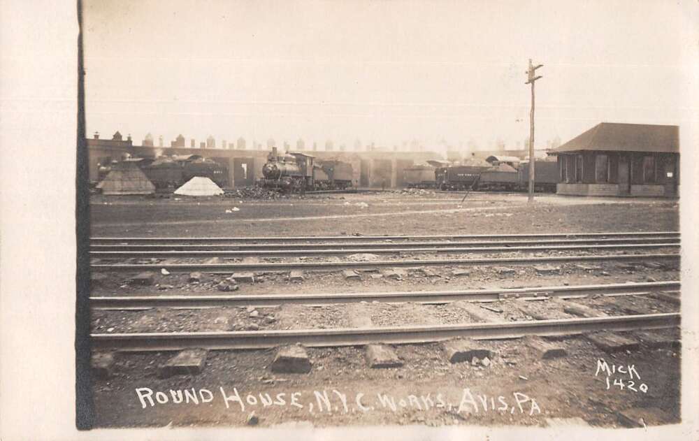 Avis Pennsylvania NYC Round House Real Photo Vintage Postcard AA14260
