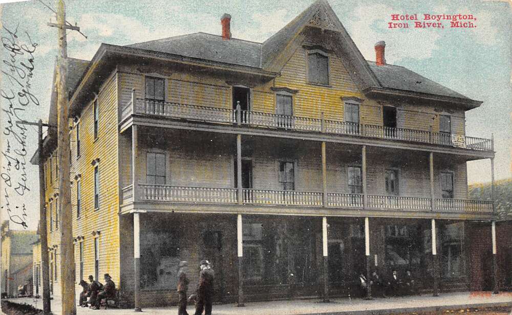 Iron River Michigan street view of Hotel Boyington antique pc DD8086