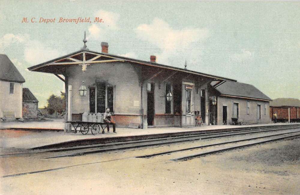 Brownfield Maine Train Station Vintage Postcard AA27914 Mary L