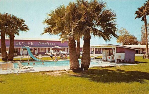 Blythe California Blythe TraveLodge Swimming Pool View Vintage Postcard AA63769