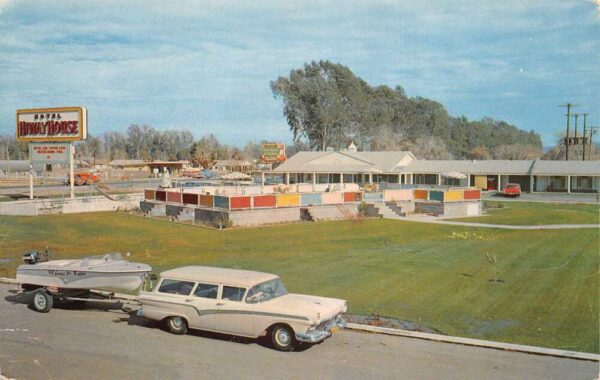 Blythe California Hiway House Hotel Swimming Pool View Vintage Postcard AA63770