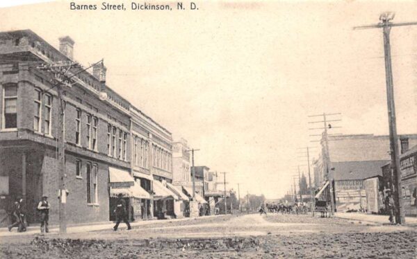 Dickinson North Dakota Barnes Street Vintage Postcard U525