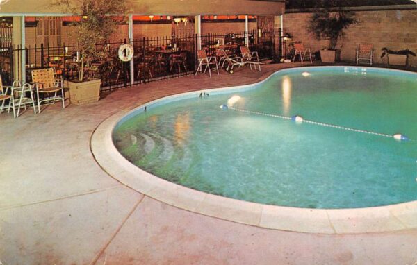 Hollywood California Hollywood Inn Swimming pool Vintage Postcard U629