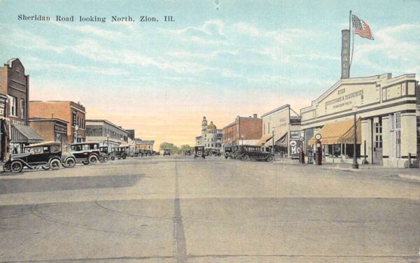 Zion Illinois Sheridan Road looking North Vintage Postcard U754