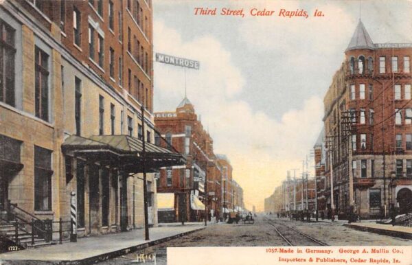 Cedar Rapids Iowa Third Street Vintage Postcard U1383
