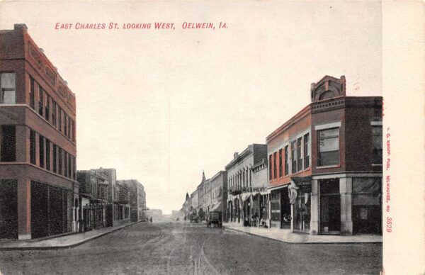 Oelwein Iowa East Charles Street Looking West Vintage Postcard U1398