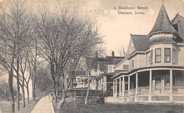 Denison Iowa A Residence Street B/W Lithograph Vintage Postcard U1419