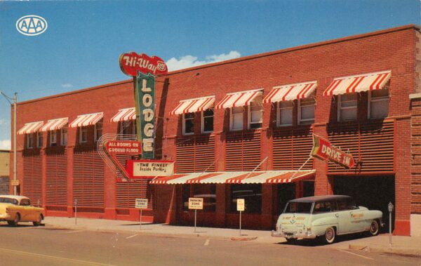 Panguitch Utah Hi-Way 89 Lodge Exterior View Photochrome Vintage Postcard U1497