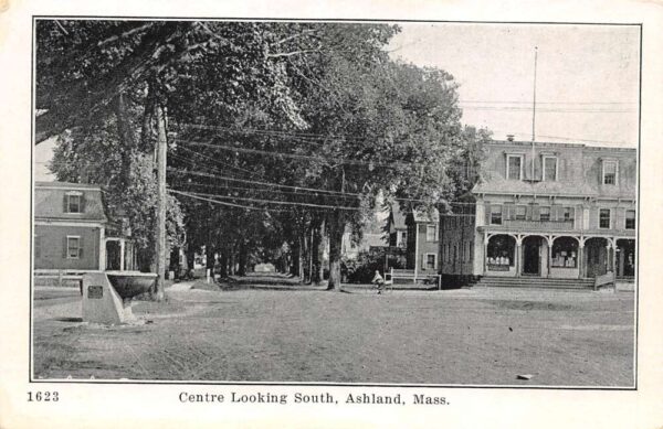 Ashland Massachusetts Centre Looking South Water Fountain Vintage Postcard U1991