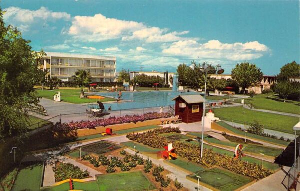 Las Vegas Nevada Las Vegas Hacienda Fairway & Swimming Pool Vintage PC U2723