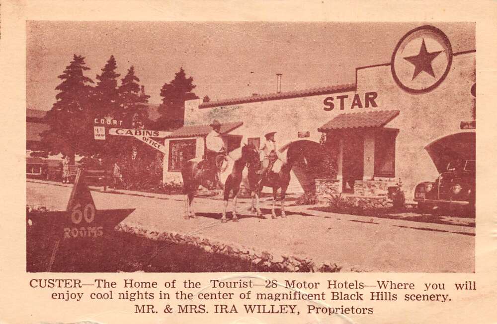 Custer South Dakota The Star Court Vintage Postcard AA65135 Mary L