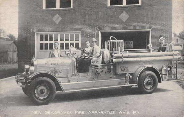 Avis Pennsylvania New Seagraves Fire Apparatus B/W Photo Vintage Postcard U3021