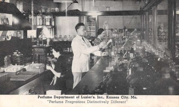 Kansas City Missouri Perfume Department At Luzier's Inc. B/W Photo PC U3029