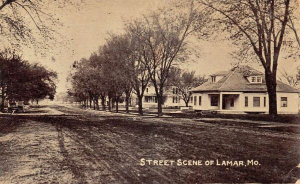 Lamar Missouri Street Scene Sepia Tone Lithograph Vintage Postcard U3285