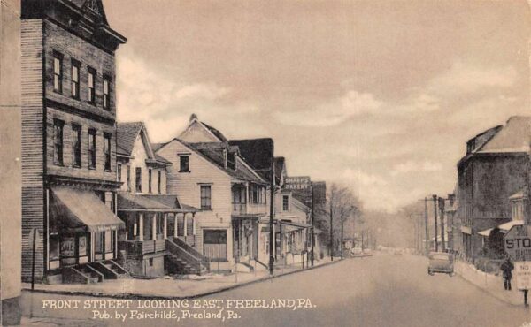 Freeland Pennsylvania Front St., Looking East Sharp's Bakery Vintage PC U3454