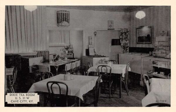 Cave City Kentucky Dixie Tea Room Interior, B/W Photo Vintage Postcard U3599
