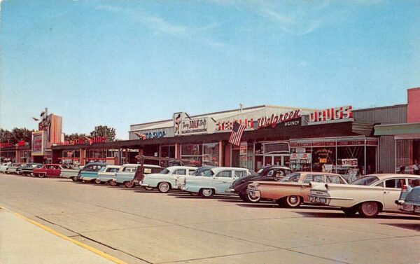 Austin Minnesota Sterling Shopping Center Walgreen Drugs Vintage Postcard U3619