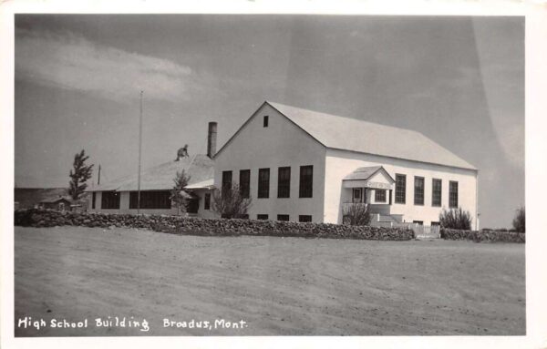 Broadus Montana High School Building Exterior, B/W Photo Vintage Postcard U3666