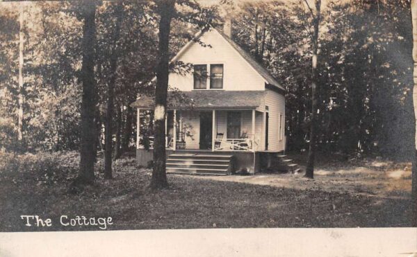 Mentor Ohio The Cottage Real Photo Vintage Postcard AA66087