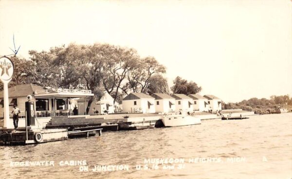 Muskegon Heights Michigan Edgewater Cabins, Junction U.S. 16 & 31 Photo PC U4123