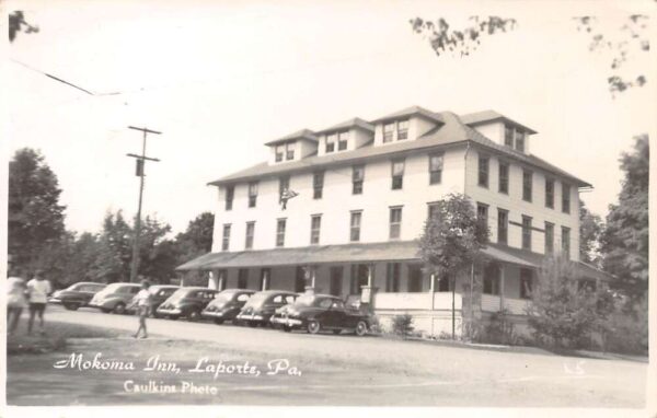 Laporte Pennsylvania Mokoma Inn, Exterior B/W Photo Vintage Postcard U4124