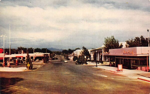 Boulder City Nevada Street Scene, Business District Photochrome Vintage PC U5635