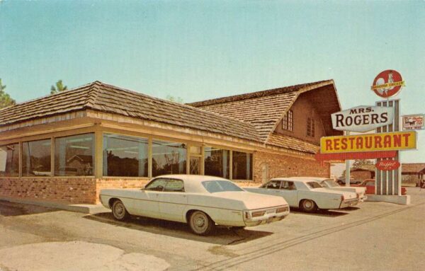 Claxton Georgia Mrs. Rogers Restaurant Photochrome Vintage Postcard U6136