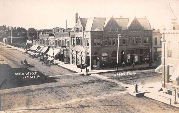 Le Mars Iowa Main Street Real Photo Vintage Postcard AA69052
