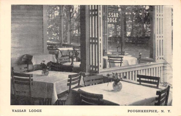 Poughkeepsie New York Vassar Lodge B/W Photo Print Vintage Postcard U6418