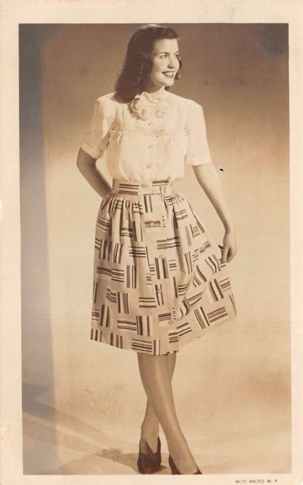 New York City Markon Garments Ladies Fashion Clothing Adv Real Photo PC AA69203