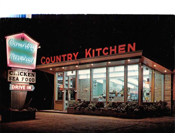 Wisconsin Dells Wisconsin Country Kitchen Restaurant at Night Postcard AA69227
