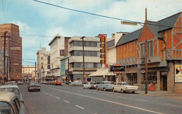 Meridian Mississippi 22nd Avenue w/ Drug Store Vintage Postcard TT0011