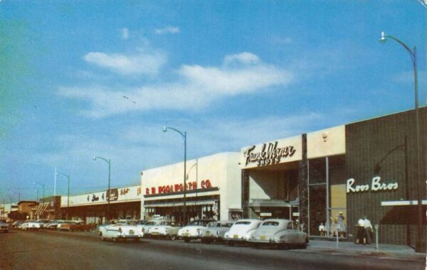 San Mateo California 4th Avenue, Woolworth Dept. Store Chrome Vintage PC U6917