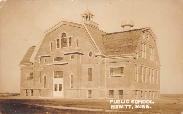 Hewitt Minnesota Public School Building, Real Photo Vintage Postcard U7989