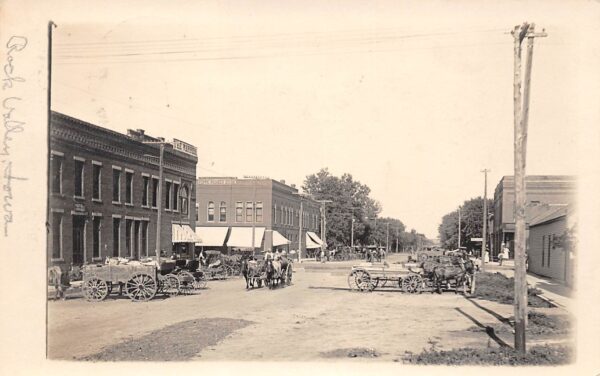 Rock Valley Iowa Street Scene, Foppe Pioneer Store, Real Photo Vintage PC U8059