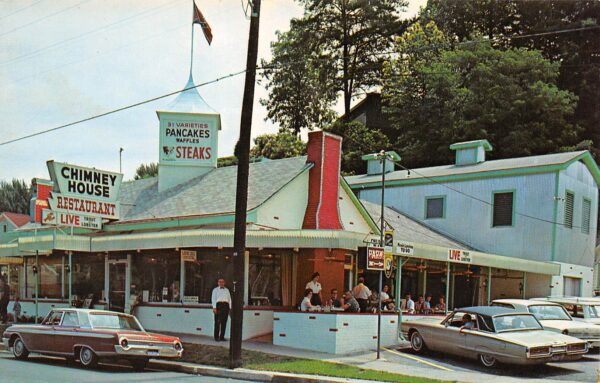 Gatlinburg Tennessee The Chimney House Restaurant, Photochrome Vintage PC U8127