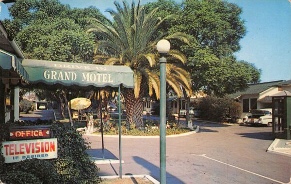 Pasadena California Grand Motel, Entrance, Photochrome Vintage Postcard U8150