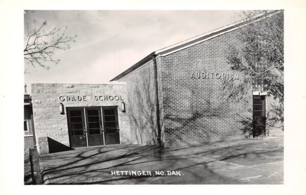 Hettinger North Dakota Grade School & Auditorium, Vintage RPPC U8261