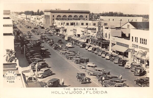 Hollywood Florida The Boulevard, Real Photo Vintage Postcard U10180
