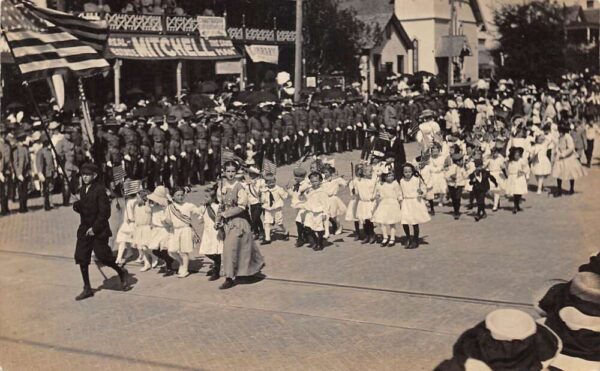 St Petersburg Florida Washingtons Birthday Parade Children Real Photo PC AA71293