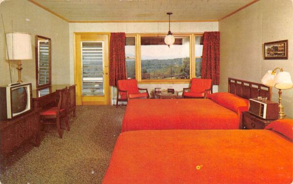 Greenville New York Sunny Hill Farm Parkchester Motel Room Postcard AA71727