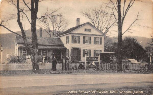 East Canaan Connecticut Doris Wall Antiques, B/W Photo Print Vintage PC U13657