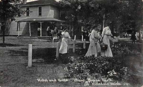 Hillsdale Michigan Hotel & Café, Baw Beese Park, B/W Lithograph PC U14132