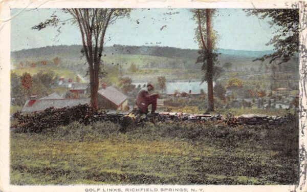 Richfield Springs New York Golf Links, White Border Vintage Postcard U14207