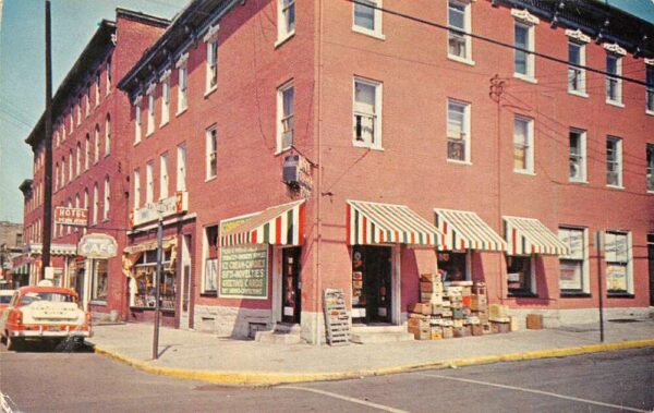 Huntington Pennsylvania Mark's Corner News Store, Chrome Vintage Postcard U15038