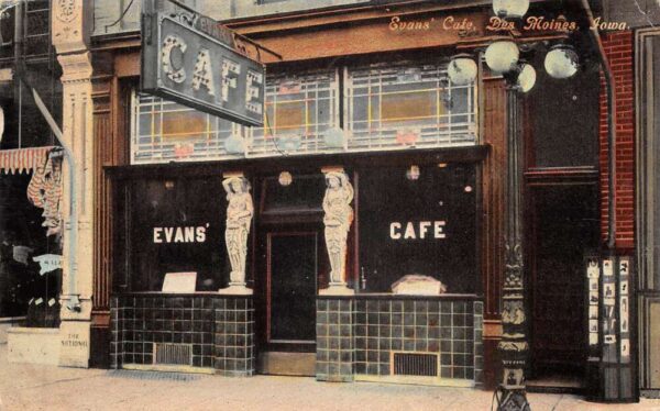 Des Moines Iowa Evans Cafe Exterior Vintage Postcard AA77270