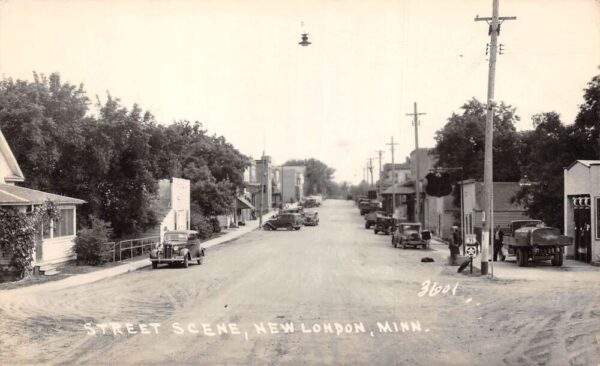 New London Minnesota Street Scene Real Photo Vintage Postcard AA81732